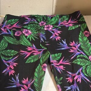 Never worn 
No Boundaries Floral Print Pants